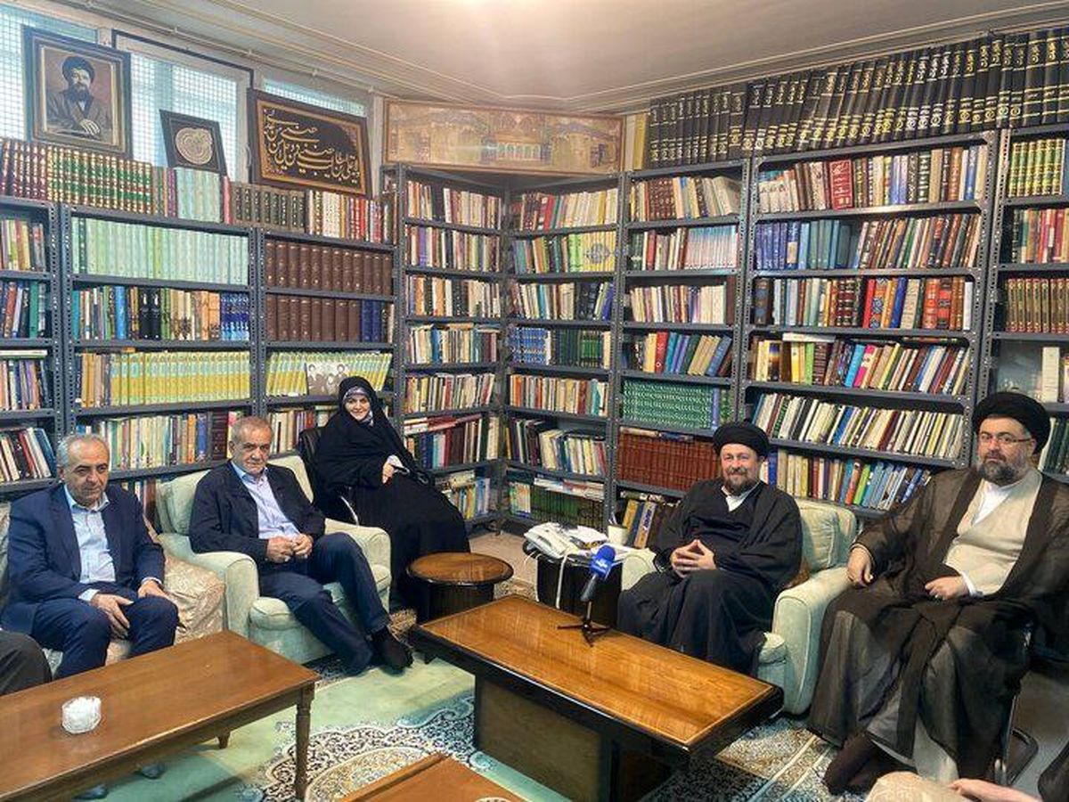 گفتگوی پزشکیان با سید حسن خمینی

