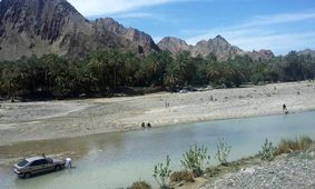طغیان رودخانه سرباز در پی بارش‌های سنگین باران سامانه مونسون/ ویدئو