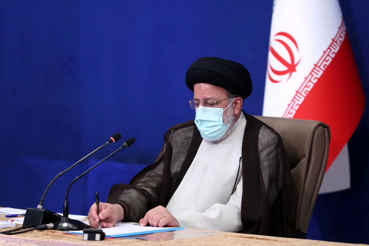 رئیس جمهور «قانون نسخ قانون تغییر ساعت رسمی کشور» را برای اجرا ابلاغ کرد

