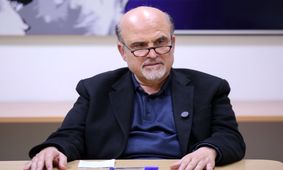 «توقف جنگ» شایسته است که هدف شورای عالی امنیت ملی و وزارت‌خارجه در جنگ جاری باشد/ پیام کوتاه قالیباف برای ادامه مذاکره بود نه تداوم جنگ/ اسرائیل خودش را به زمین و زمان می‌زند که آمریکا را در جنگ با ایران حفظ کند