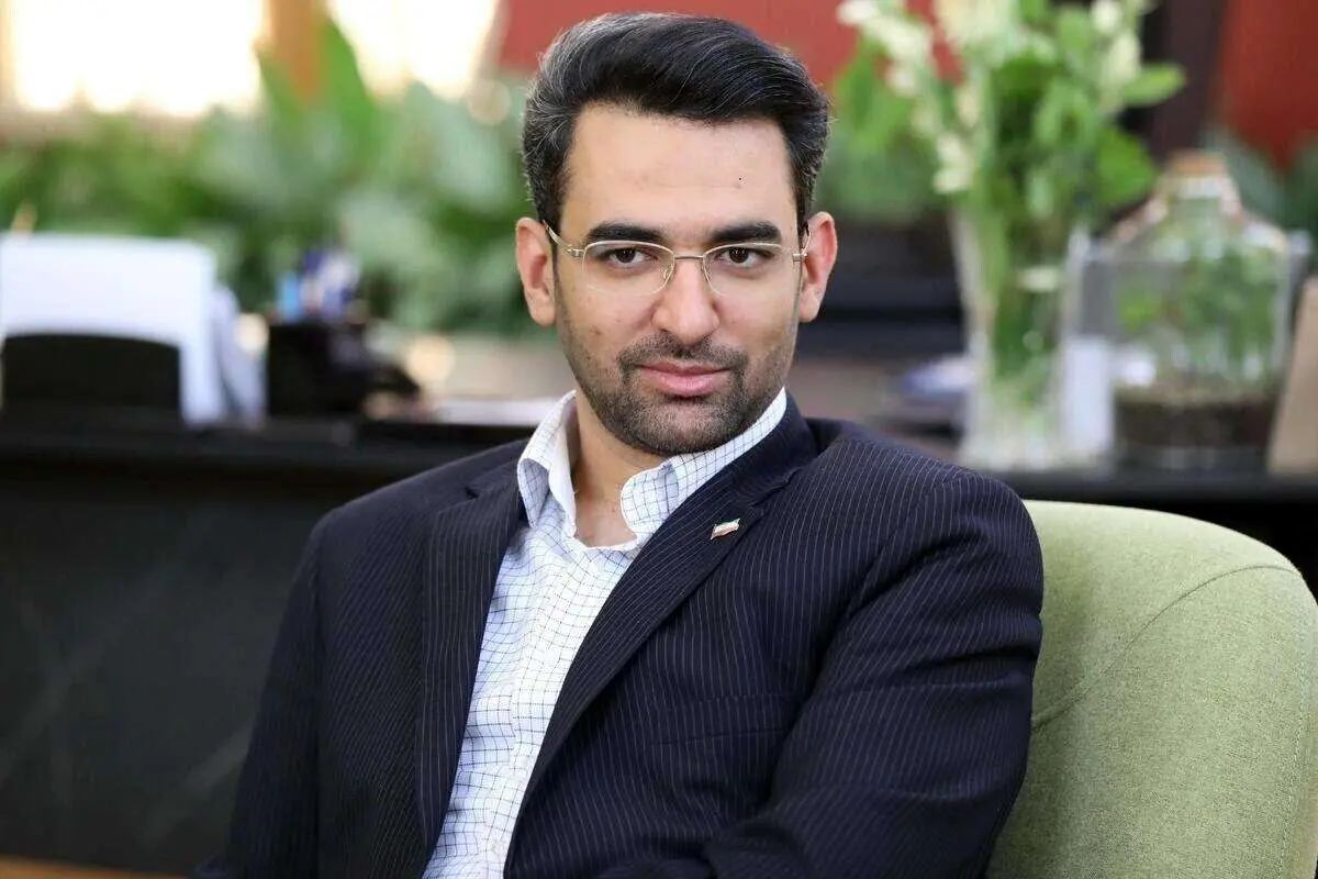 هشدار آذری جهرمی درباره تبعات محدودیت‌های اینترنت و اختلال در GPS