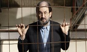 سلمان رشدی را بشناسید/ نویسنده ضداسلامی چگونه به یک «مرد مُرده» تبدیل شد؟