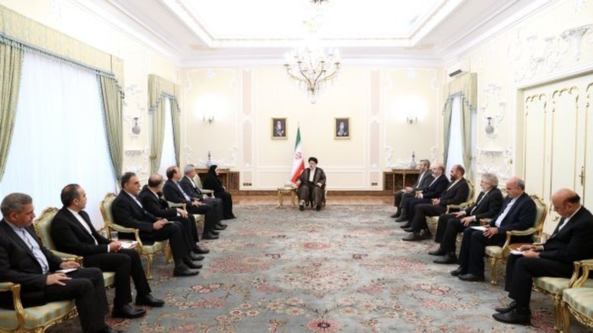 رئیسی: رویکرد دولت، معطوف به بازگرداندن تعادل به سیاست خارجی است

