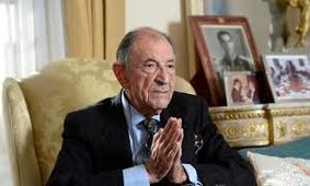 سفر در زمان؛ «اردشیر زاهدی» در کنار کرک داگلاس هنرپیشه آمریکایی و همسرش؛ دهه 50 