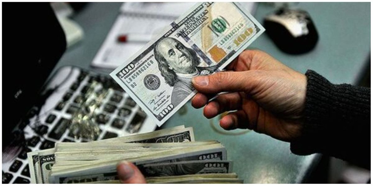 4 پیش بینی از قیمت دلار/ سرگیجه دلار در گردونه سیاست‌های مبهم دولت