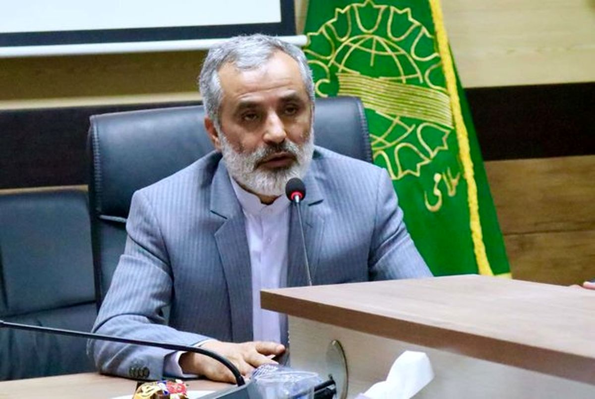 حل تمام مشکلات اقتصادی در حفظ انقلاب اسلامی است