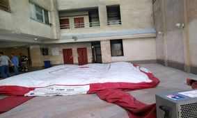 سوختن ۴ خودرو سواری و نجات ۶۰ نفر در آتش سوزی پارکینگ ساختمان مسکونی در تهران


