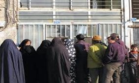 تشکیل صف‌های طولانی در نانوایی‌های خاش