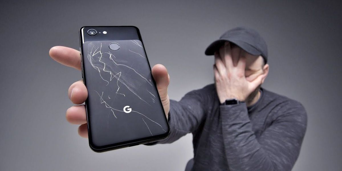 برطرف کردن خراشیدگی قاب پشتی پیکسل ۳ با کف و صابون