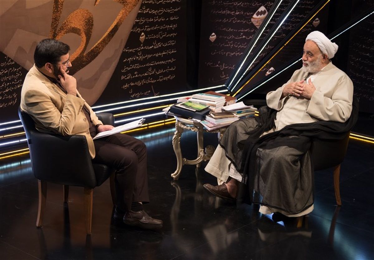 قرائتی در" دست‌خط": تنها فردی که هرچه گفتم تفقداً قبول کرد، رهبر انقلاب بود/ روش حوزه و دانشگاه باید عوض شود