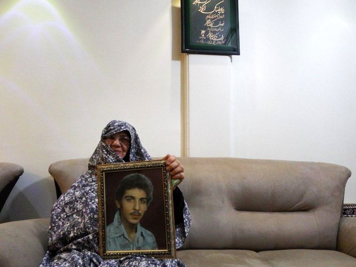 کسی اشک این مادر شهید را ندیده است