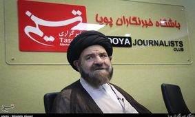آیت‌الله بطحایی: مردم از کم‌کاری مسئولان عصبانی هستند/ آمریکا نمی‌تواند برای ملت‌ ما گردن‌کلفتی کند