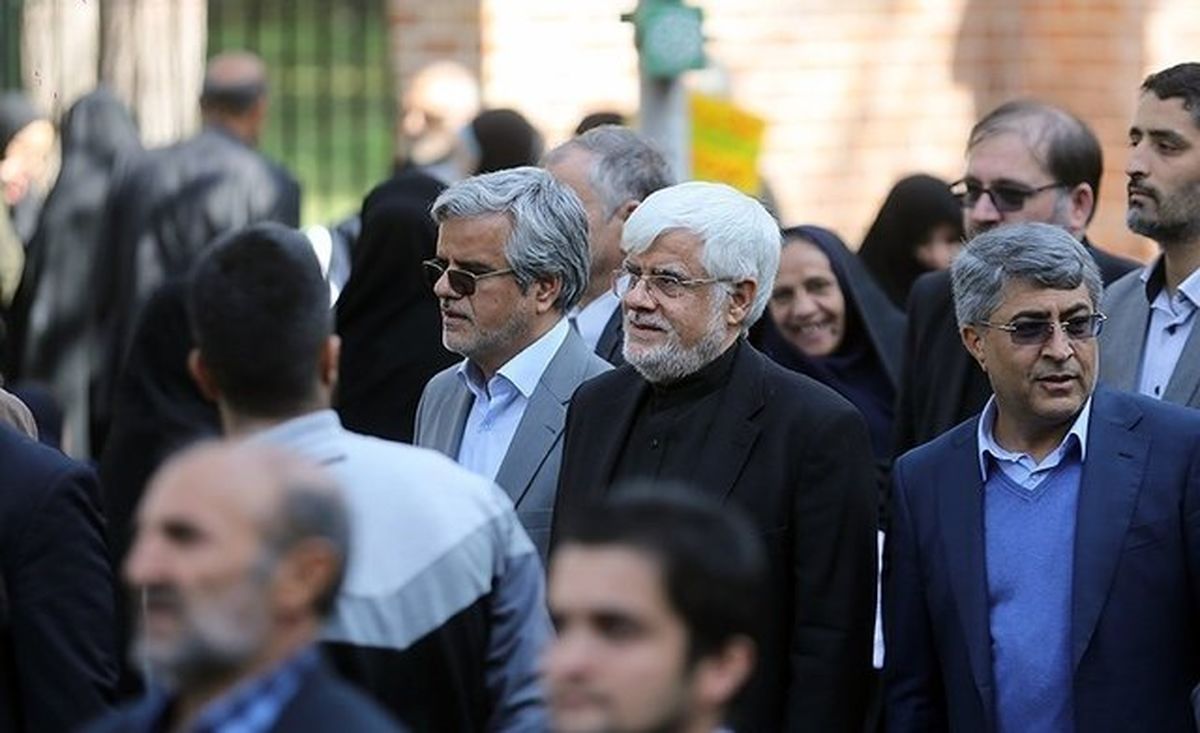 عارف: با انسجام می‌توان با توطئه‌ و تحریم دشمنان مقابله کرد
