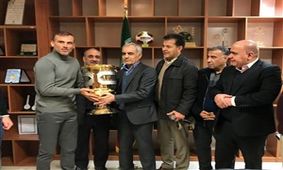 سوپرجام تحویل آقا کریم و سیدجلال شد