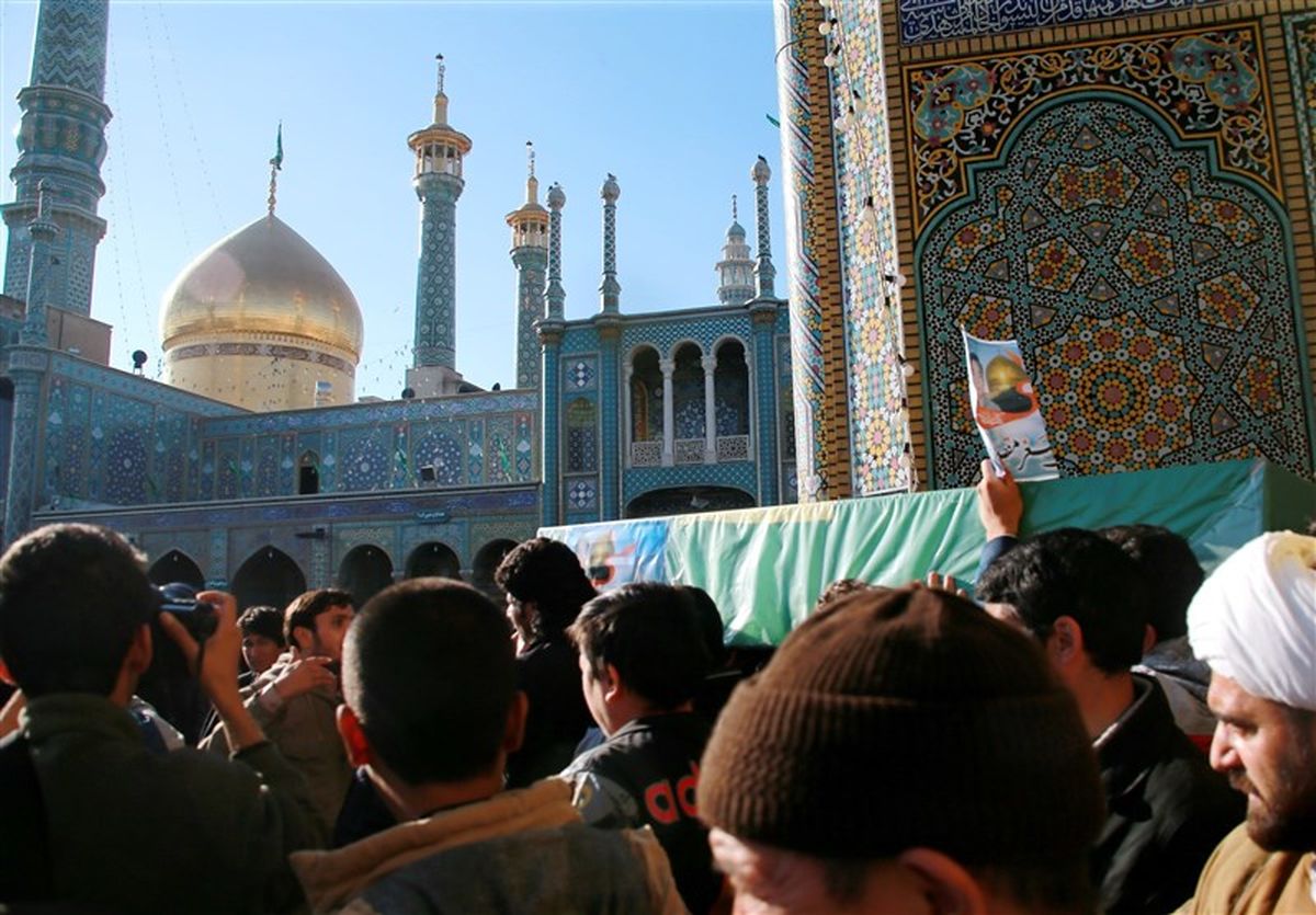 پیکر ۳ شهید مدافع حرم در قم تشییع شد