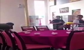 کارکنان این رستوران، گارسون‌های معمولی نیستند!