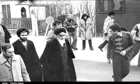 پاسخ امام به نماینده کارتر درباره بختیار