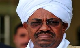 البشیر: گفتند با اسرائیل عادی‌سازی کنید تا اوضاع کشور آرام شود!