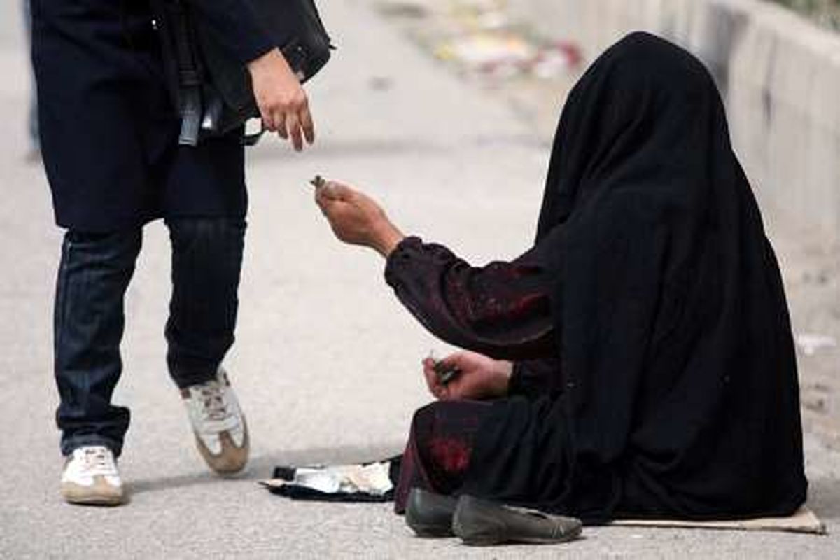 تکدی‌گری جرم است