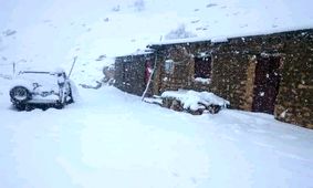 بارش برف راه ارتباطی دهها روستای استان را مسدود کرد