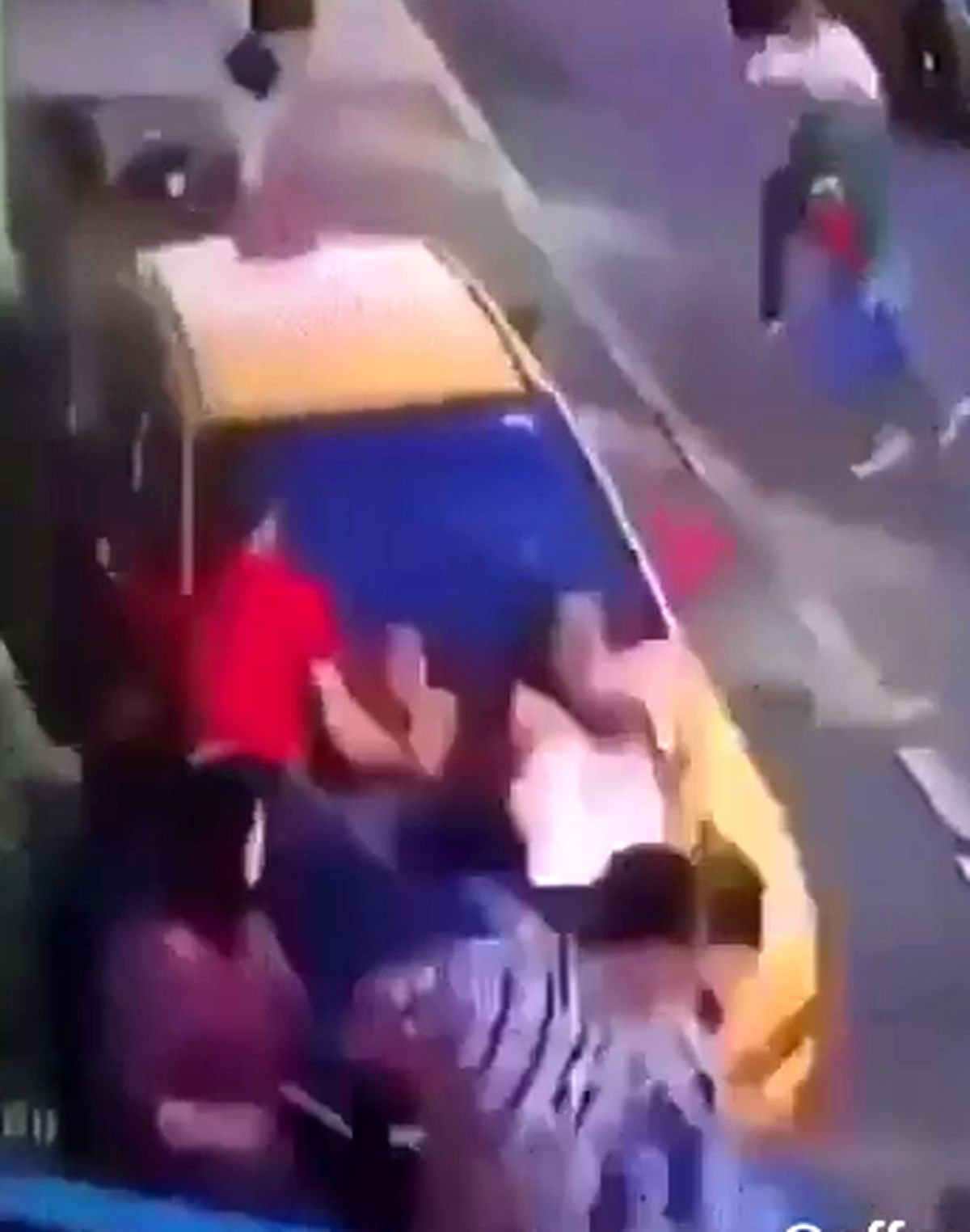 تصادف هولناک و برخورد شدید با چند عابر پیاده +فیلم