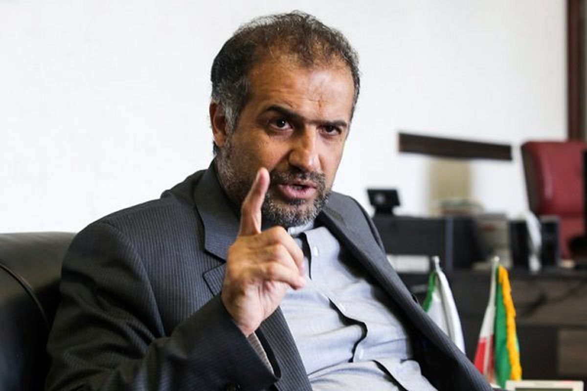 حضور مردم در هوای بارانی و سرد مسئولیت سنگینی بر دوش مسئولان می‌گذارد