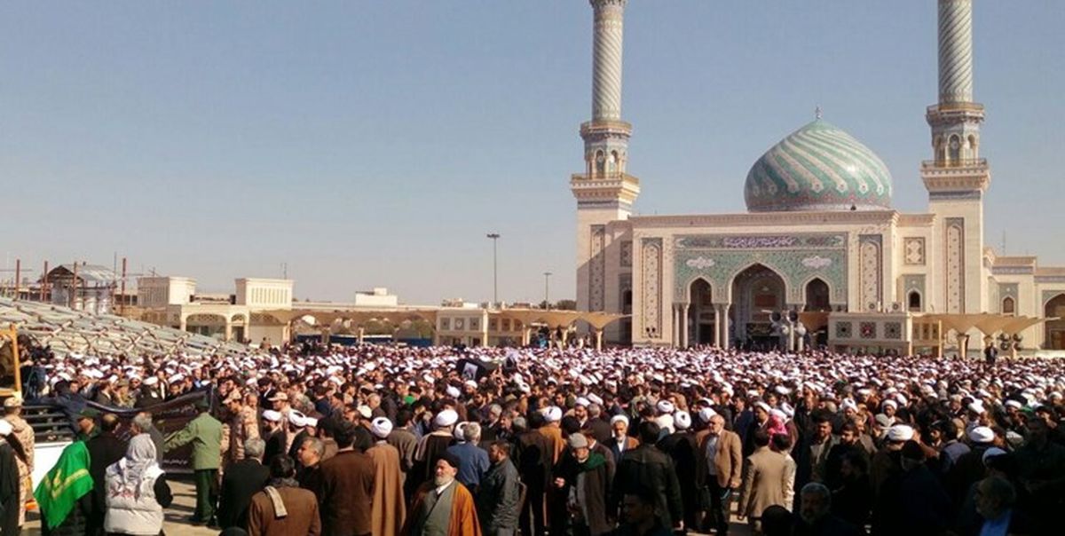 آغاز مراسم تشییع پیکر آیت الله مومن در قم