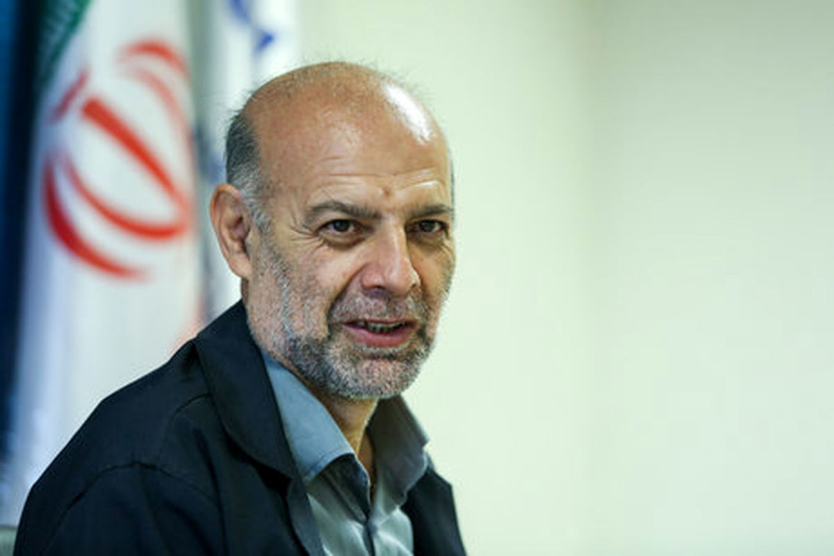 محجوب: «ظریف» باید به کار خود ادامه دهد/رئیس‌جمهور استعفا را نپذیرد