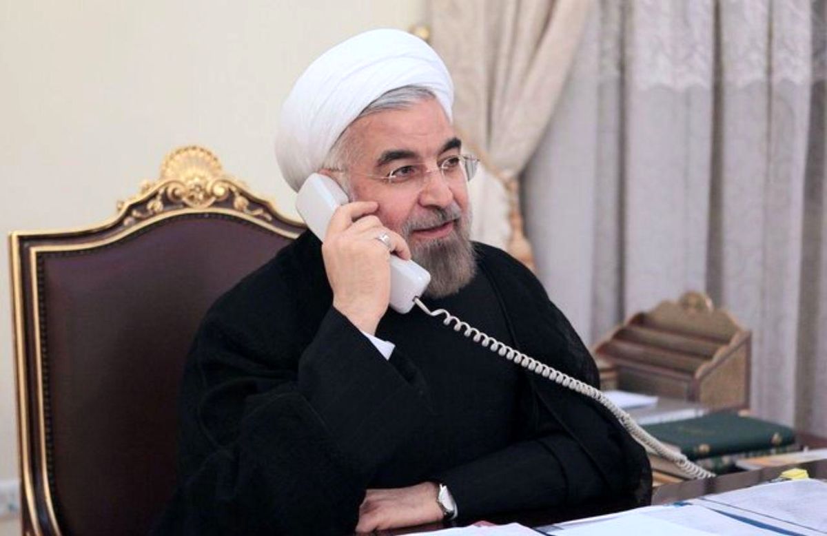 رییس جمهور فرا رسیدن سال ۱۳۹۸ هجری شمسی را به رهبر انقلاب تبریک گفت