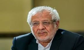 کسی که در کاخ سعدآباد بنشیند نمی‌تواند به فکر ملت باشد