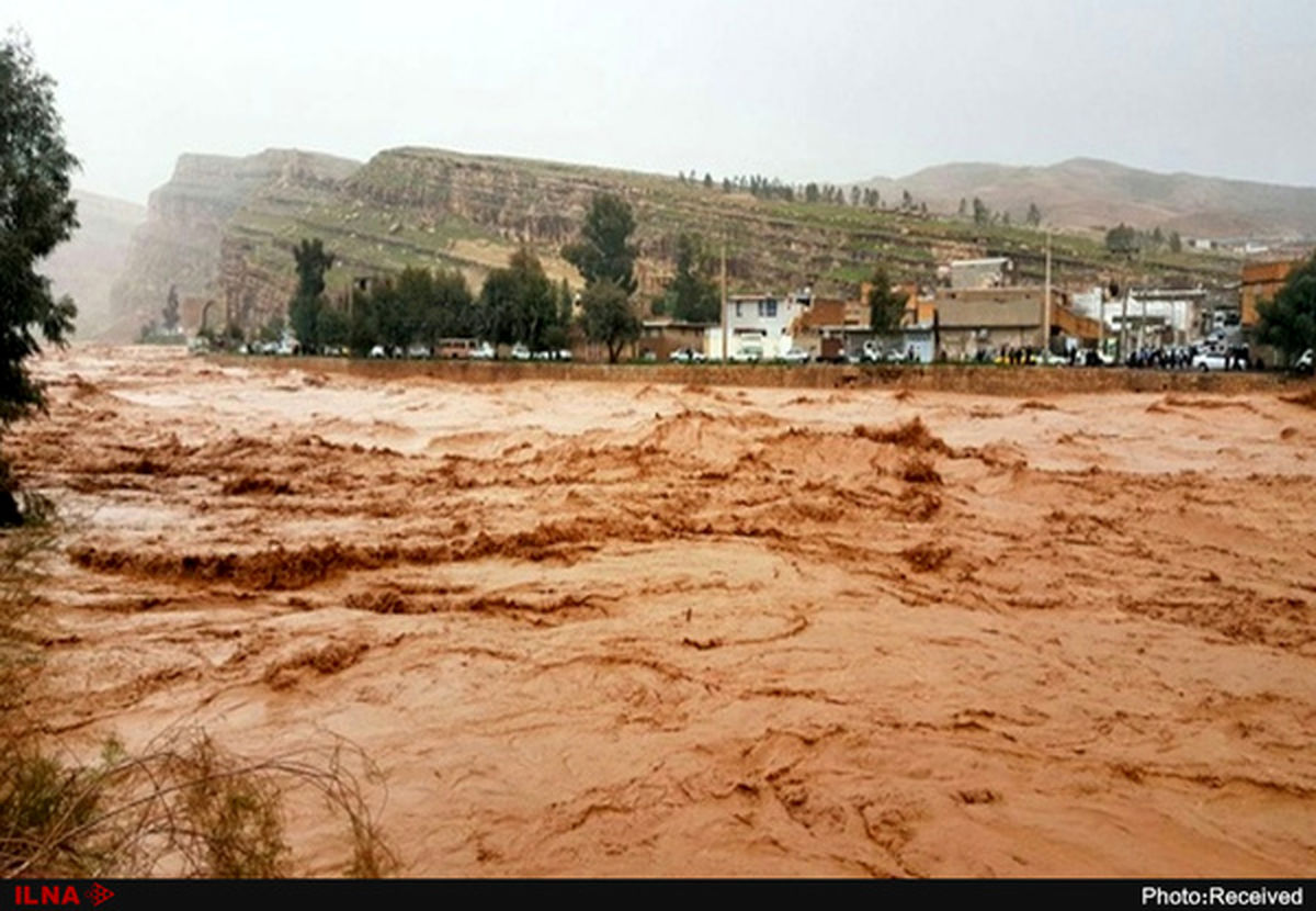 سیل پل ارتباطی ۳ روستای بخش محروم لوداب را با خود برد+تصاویر