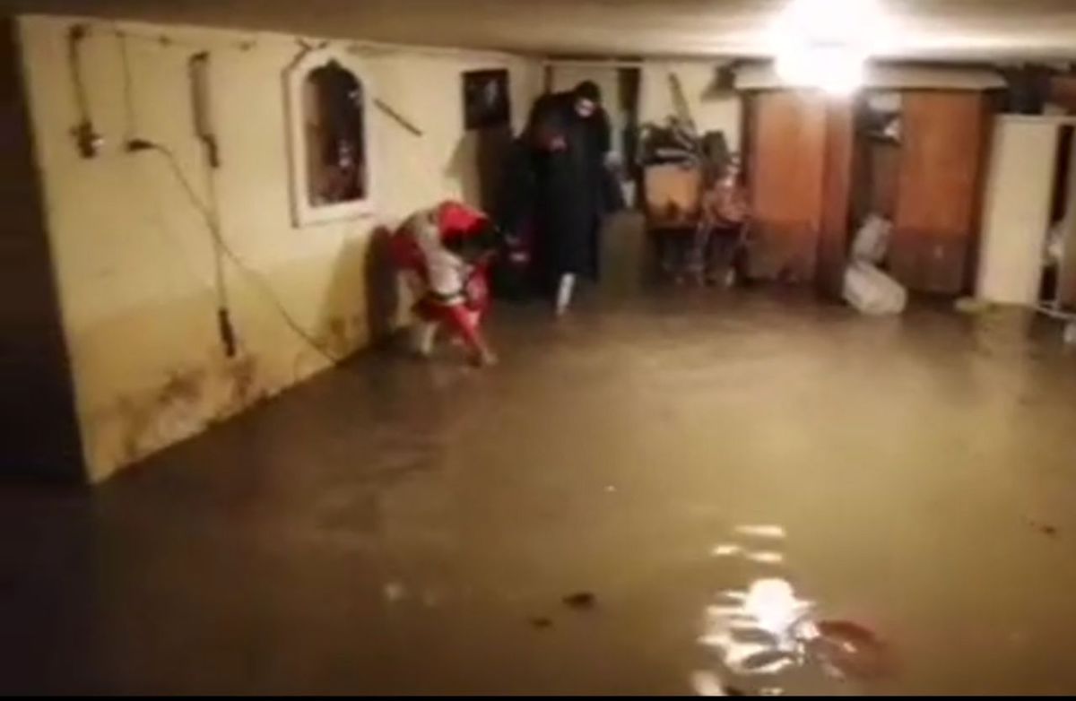 آبگرفتگی منازل مسکونی در کرمانشاه+ویدئو
