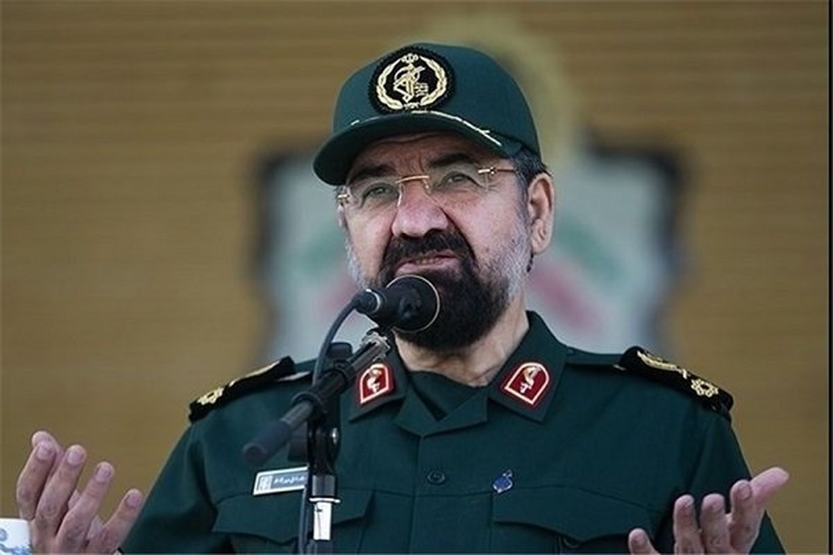 آقای ترامپ، به ناوهایت بگو از کنار قایق های سپاه عبور نکنند