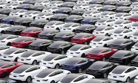 فروش خودروهای تسلا در بریتانیا در بحبوحه واکنش‌ها به ماسک، بیش از یک سوم کاهش یافت


