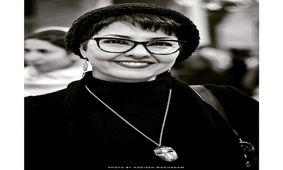 چهره ای خندان از آناهیتا همتی