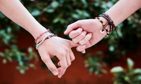 مرگ یک دوست نزدیک بیش از آنچه تصور می‌شود بر روحیه تاثیر می‌گذارد
