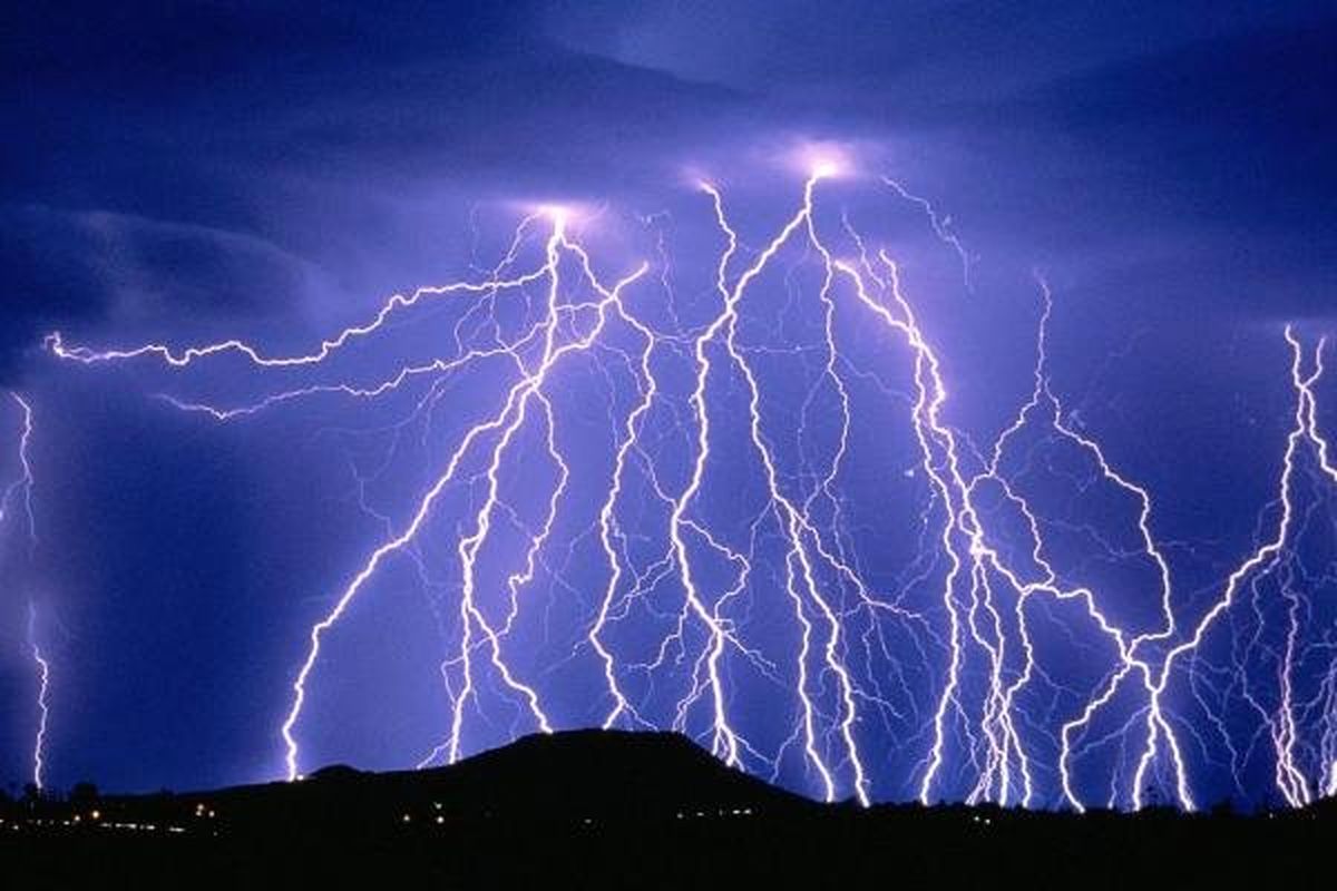 صاعقه جان یک نفر را در لرستان گرفت
