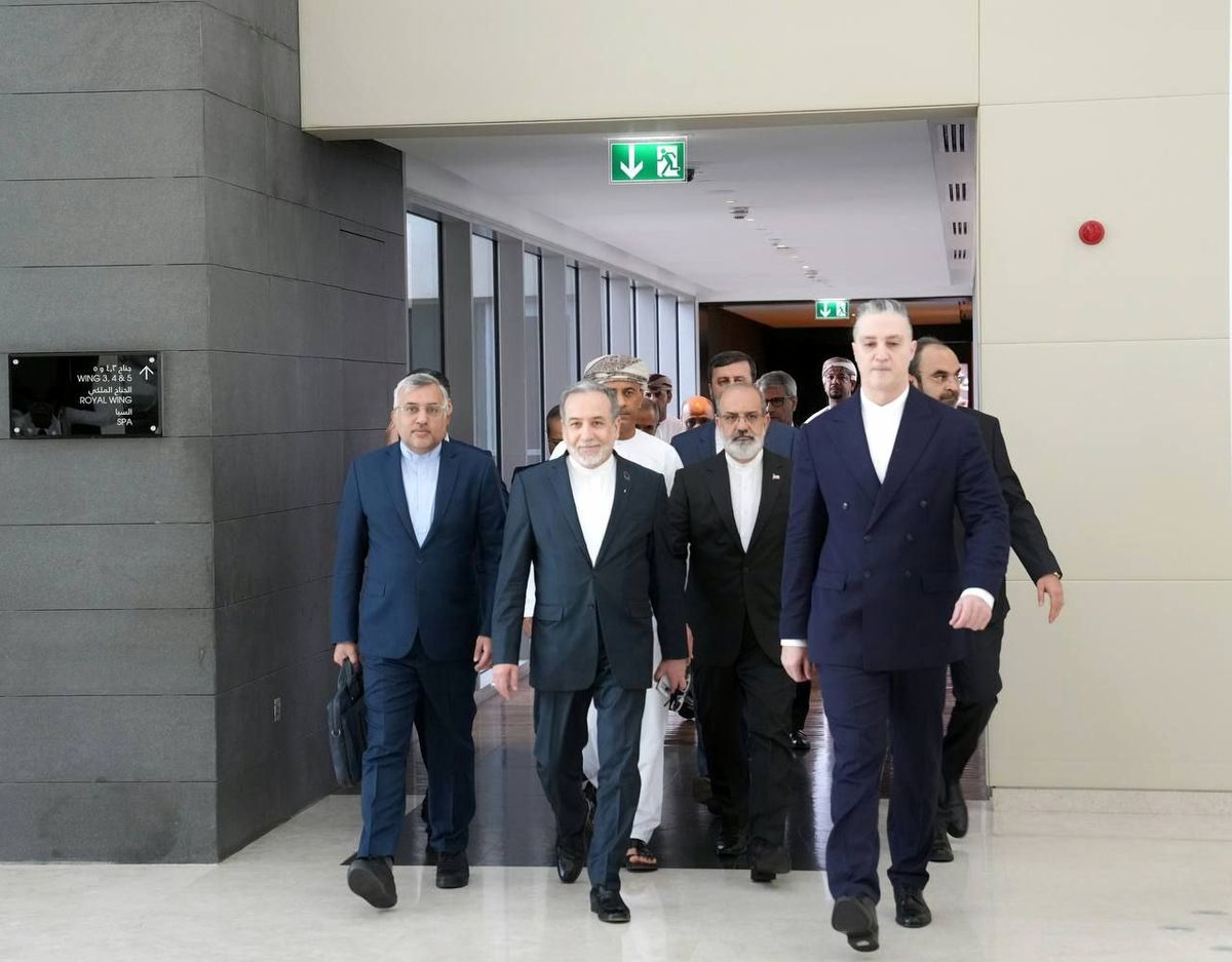 مذاکرات مسقط راهی به‌سوی توافق گشود؟ / تهران و واشنگتن بدون بیانیه مشترک، میز مذاکره را ترک کردند / تحریم، اولین واکنش کاخ سفید به دور تازه گفتگوها