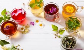 دم‌نوش‌ها و نوشیدنی‌های گیاهی مناسب هر زمان چیست؟
