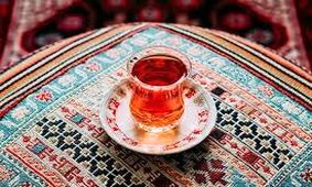 یک مرد کرجی رکورد خوردن چای را شکست/ ویدئو