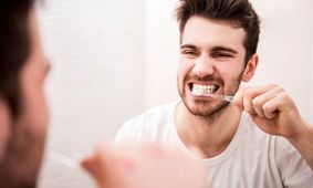 ۶ اشتباه رایج در مسواک زدن

