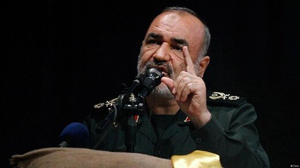 سردار سلامی: آنهایی که قراردادهای ننگین را امضا کردند، نمی‌توان بخشید

