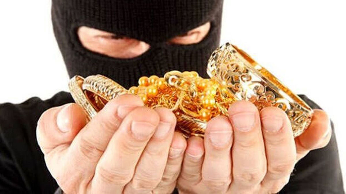 شگرد جدید سرقت دستبند و النگو از خانم ها/ ویدئو