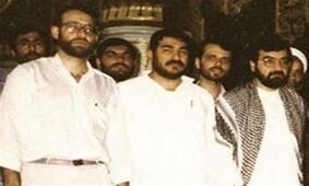 وادع محسن رضایی با پیکر یار و همرزم قدیمی اش شهید علی شمخانی/ عکس


