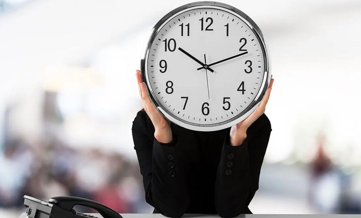 امیدواریم اختیار جابه جایی ساعت رسمی کشور به دولت برگردد