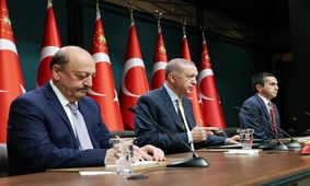 اردوغان در آستانه انتخابات حقوق کارمندان دولت را ۴۵ درصد افزایش داد!

