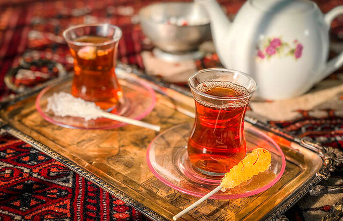 مضرات چای پررنگ؛ از زخم معده تا یبوست