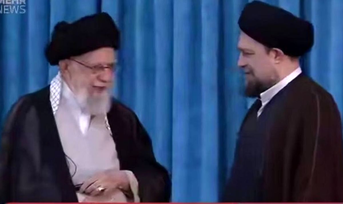لحظه دیدار رهبر انقلاب با سیدحسن خمینی/ ویدئو

