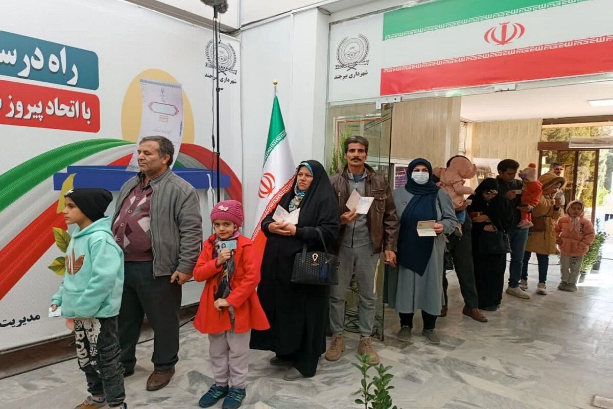 کنایه روزنامه فرهیختگان به مشارکت 8 درصدی در انتخابات مجلس در تهران/ لطفا به عدد «مشارکت» فکر کنید

