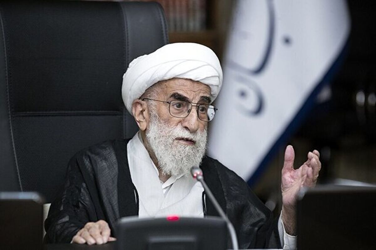 آیت الله جنتی: رهبر انقلاب مانند سدی مستحکم در برابر زیاده‌خواهی آمریکا ایستاده‌اند